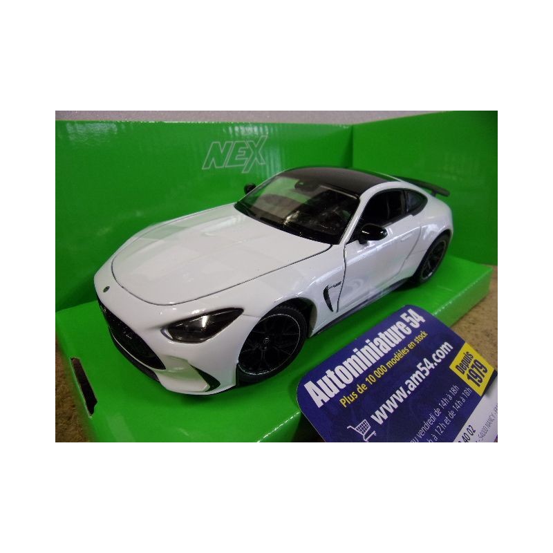 Mercedes Benz AMG GTR 63 White 24132WWT 1/24  Welly