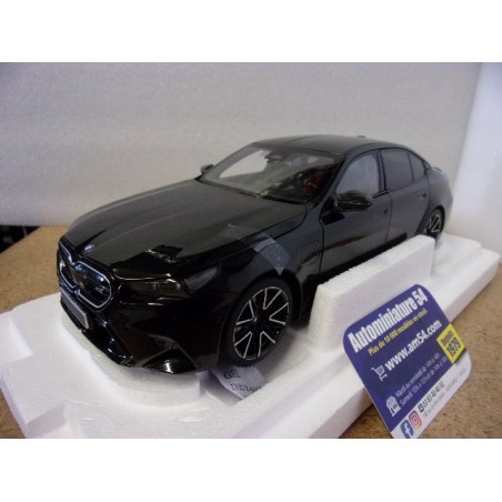 BMW M5 CSL Black Met. 2024 110023801 Minichamps