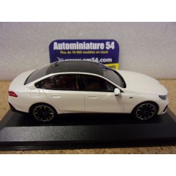 BMW i5 White Met. 2024 410024102 Minichamps