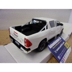 Toyota Hilux White 1:27 32920WT Maisto