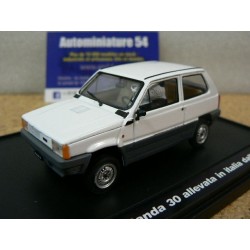 Fiat Panda 30 + figurine Panda S05.02 Brumm