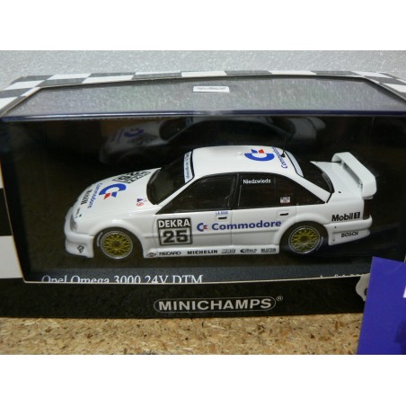 1991 Opel Omega 3000 24V Commodore Niedzwiedz n°25 400914425 Minichamps