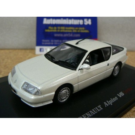 Renault Alpine V6 Pearl White UH1682 Universal Hobbies