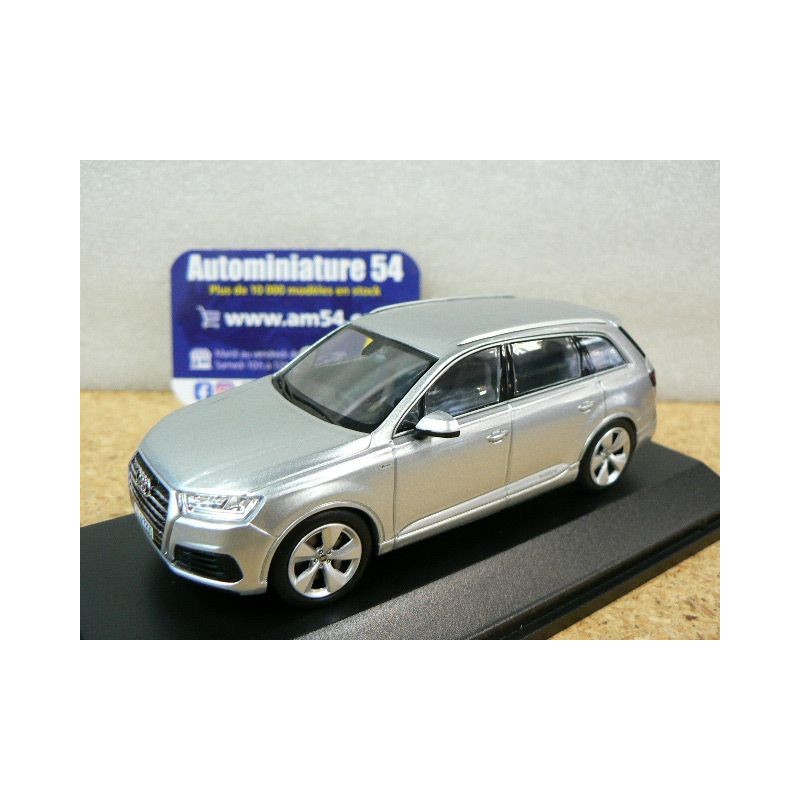 Audi Q7 Silver 5011407613 Spark