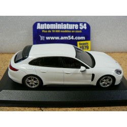 Porsche Panamera 4 e-Hybrid white 2016 WAP0207620H Minichamps