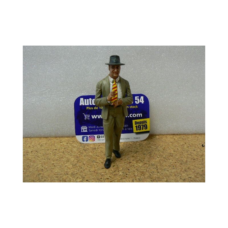 Enzo Ferrari (figurine) 1950 FLM118038 Le Mans Miniatures