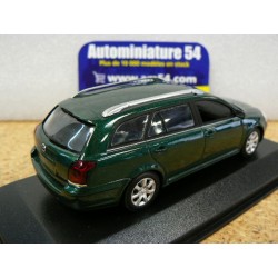 Toyota Avensis Break green met. 2002 400166212 Minichamps