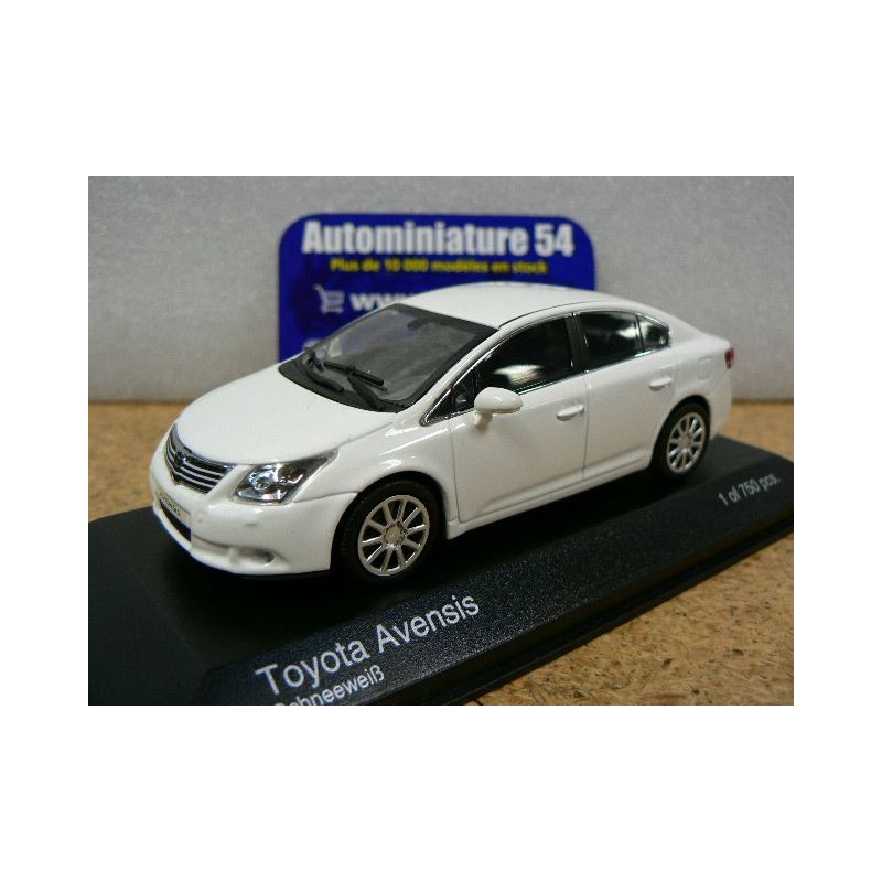 Toyota Avensis white 2009 400166900 Minichamps