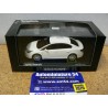 Toyota Avensis white 2009 400166900 Minichamps