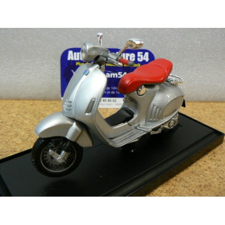 Vespa 946 Bellissima 2014 16885 Maisto