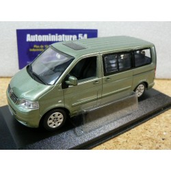 Volkswagen Combi T5 Multivan 842902111  Minichamps