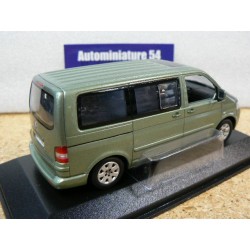 Volkswagen Combi T5 Multivan 842902111  Minichamps