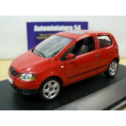 Volkswagen Fox rouge 0472R Schuco