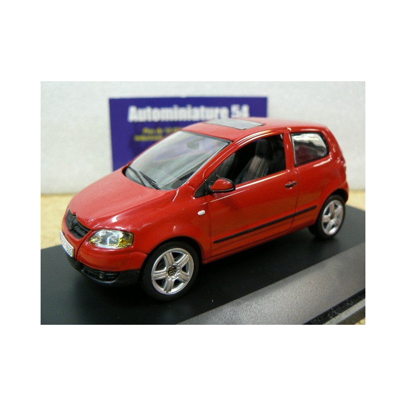 Volkswagen Fox rouge 0472R Schuco