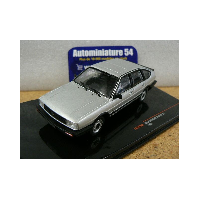 Volkswagen Passat B2 Silver 1985 CLC425 Ixo Models