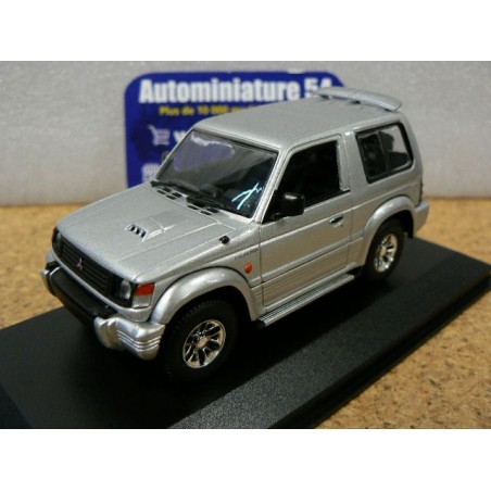 Mitsubishi Pajero Silver 1991 940163371 MaXichamps