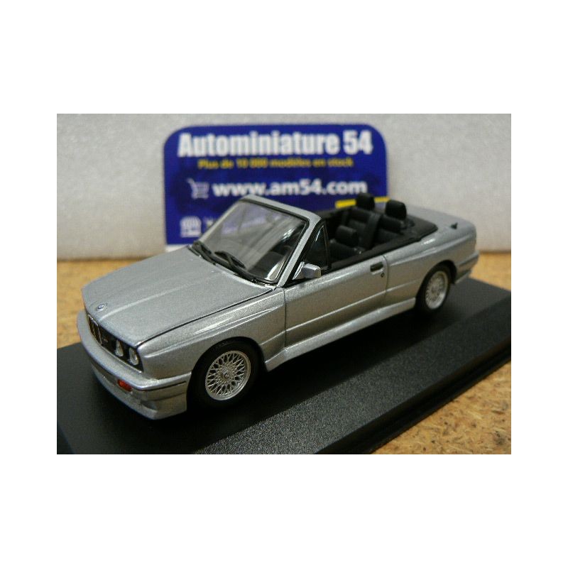 BMW 3-Series M3 E30 Silver Blue Met. 1988 940020332 MaXichamps