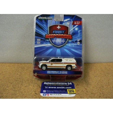 Chevrolet Silverado Narberth Ambulance "First Responders" 67040-E Greenlight 1.64ième