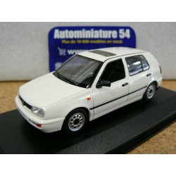 Volkswagen Golf 3 white 1997 940055500 MaXichamps