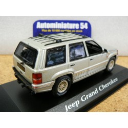 Jeep Grand Cherokee Silver 1995 940149661 MaXichamps