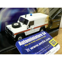 Land Rover Defender RAF Police CC07715 Corgi