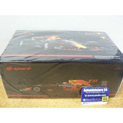 2017 Red Bull RB13 n°33 Max Verstappen 1st winner Malaysian GP 18S311 Spark Model