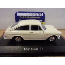 Volkswagen 1600 Fastback Cream 1966 940055320 MaXichamps