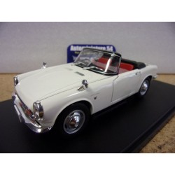 Honda S800 White WB124184...