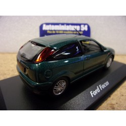 Ford Focus Green Metallic 940087001 MaXichamps