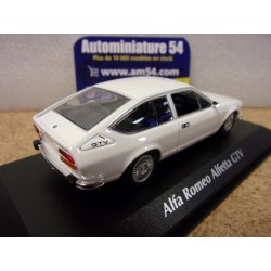 Alfa Roméo GTV White 1976 940120121 MaXichamps