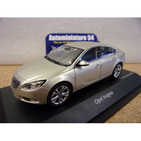 Opel Insigna Fliesskeck Pannacotta 450726600 Schuco