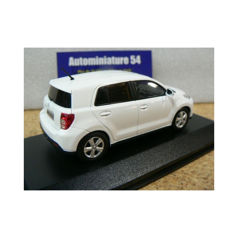 MINICHAMPS Toyota Urban Cruiser ミニカー　白 MINICHAMPS Toyota Urban Cruiser ミニカー 白 - メルカリ
