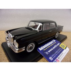 Mercedes 220 W115 black...