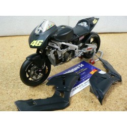 2002 Honda RCV 211 V Pre season Test Bike Valentino Rossi n°46 122027946 Minichamps