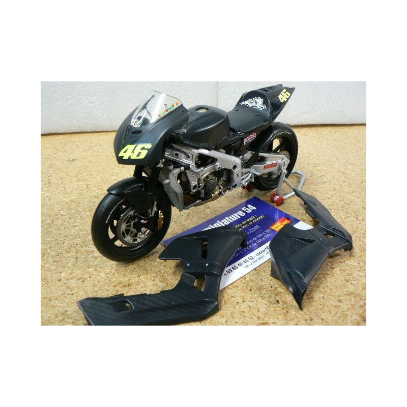 2002 Honda RCV 211 V Pre season Test Bike Valentino Rossi n°46 122027946 Minichamps