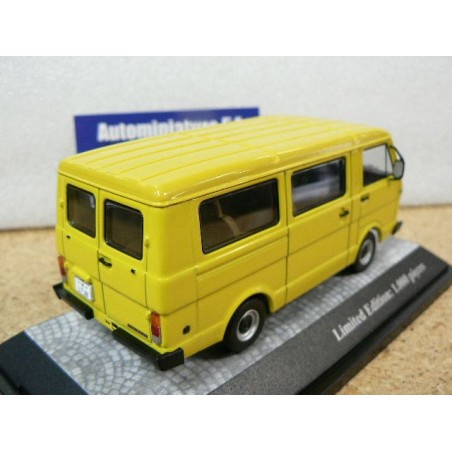 TAXI VOLKSWAGEN T2 bus , Premium Classixxs 1/43 , état neuf vitrine
