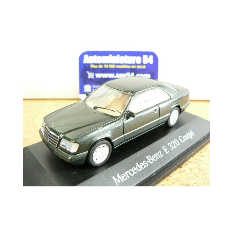 Mercedes E320 Coupé Green !! défaut peinture aile avant " 070119 Herpa
