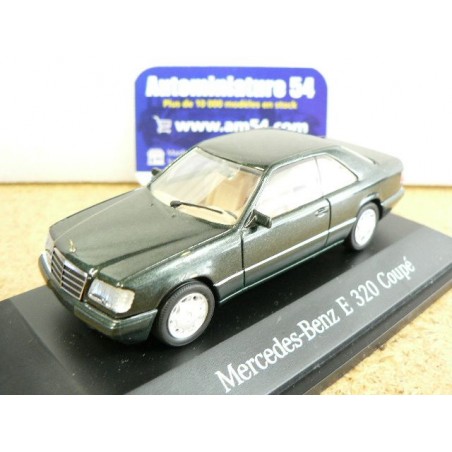 Mercedes E320 Coupé Green !! défaut peinture aile avant " 070119 Herpa