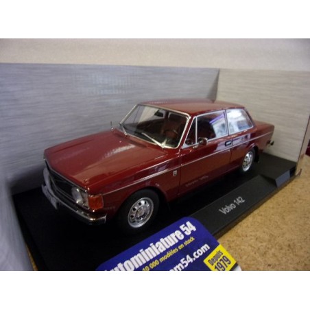 Volvo142 Dunkelrot 18443 MCG