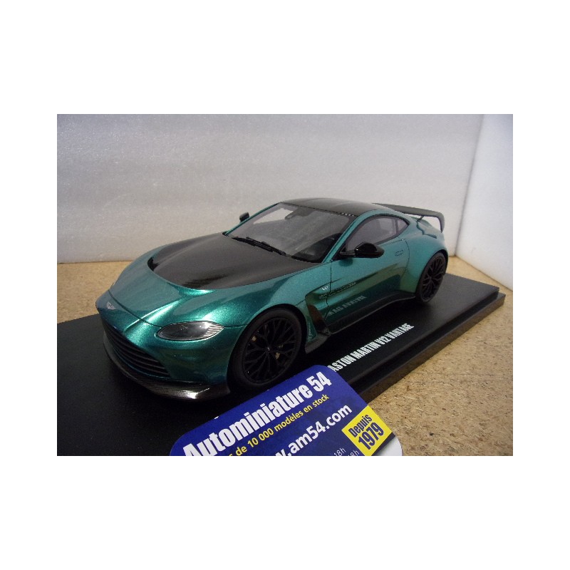 Aston Martin Vantage V12 Racing Green GT922 GT Spirit