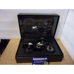 Triumph Scrambler 1200 "James Bond Edition 007" CC08402 Corgi