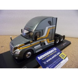 Freightliner Cascadia Grey...