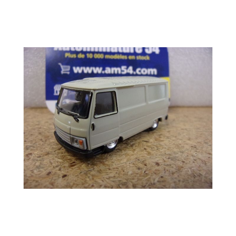 Peugeot J9 Beige 1981 472113 Norev 1/87