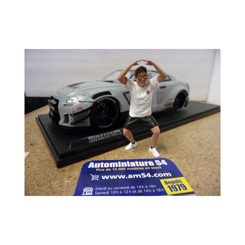 Nissan GT R35 Liberty Walk Body Kit + Figurine Kato San 2024 S1805821 Solido