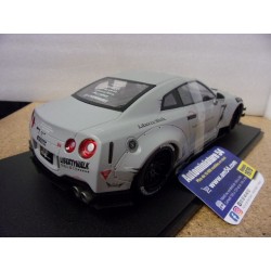 Nissan GT R35 Liberty Walk Body Kit + Figurine Kato San 2024 S1805821 Solido