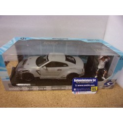Nissan GT R35 Liberty Walk Body Kit + Figurine Kato San 2024 S1805821 Solido