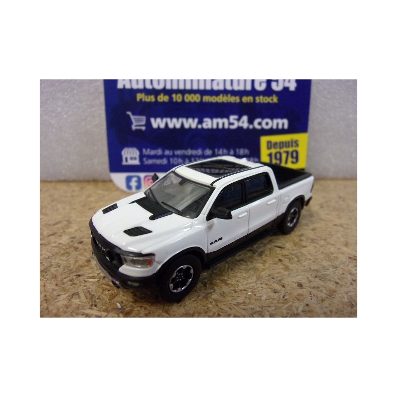Dodge RAM Rebel White 870530 Premium ClassiXXs PCX87
