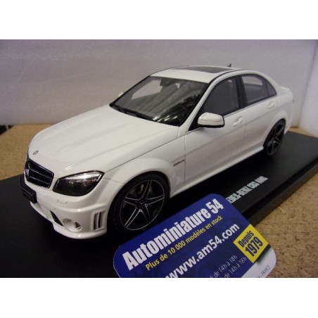 Mercedes Benz C63 AMG Diamond White GT928 GT Spirit