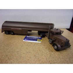 Peterbilt 281 + Tanker Rust Version " Duel Movie"  1955 TTR038 Ixo Models