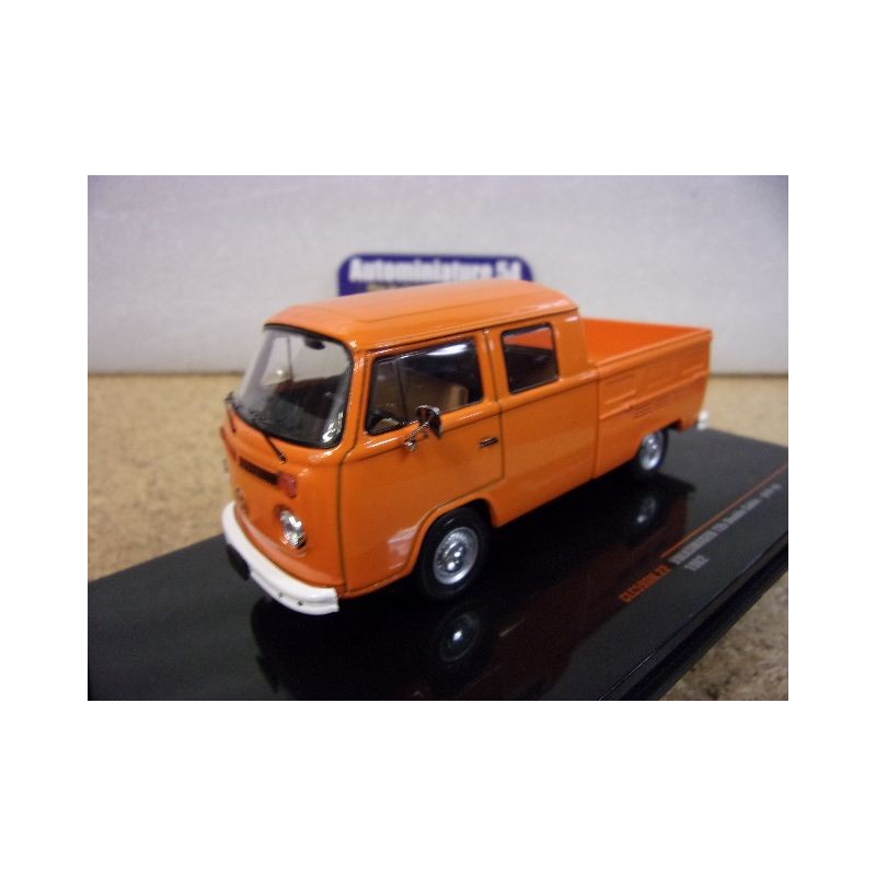 Volkswagen Combi T2b Double Cabine Orange 1982 CLC598 Ixo Models